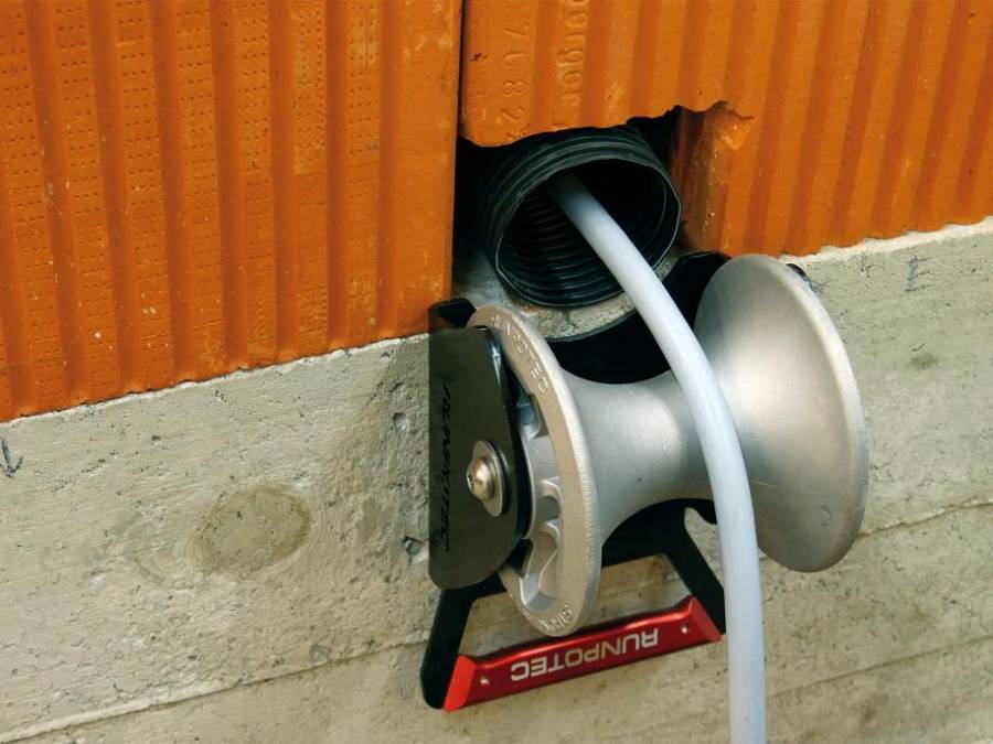 CABLE GUIDE ROLLER - SHAFT